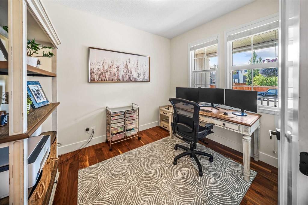 110 Kinniburgh Road, Chestermere, AB - Indoor Photo Showing Office