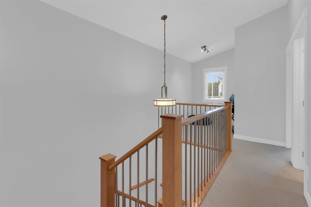 4616 82 Street Nw, Calgary, AB - Indoor Photo Showing Other Room