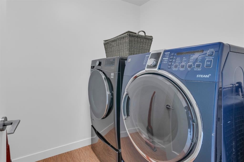 4616 82 Street Nw, Calgary, AB - Indoor Photo Showing Laundry Room