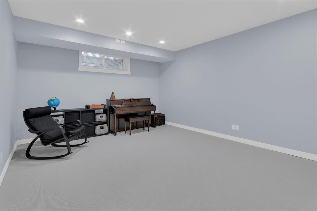 4616 82 Street Nw, Calgary, AB - Indoor