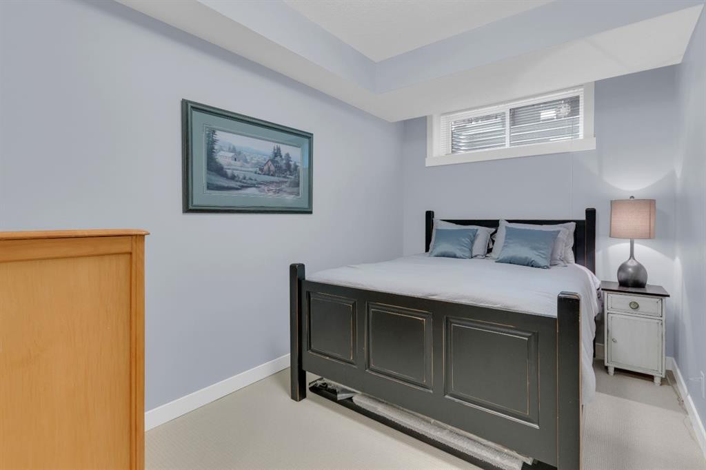 4616 82 Street Nw, Calgary, AB - Indoor Photo Showing Bedroom