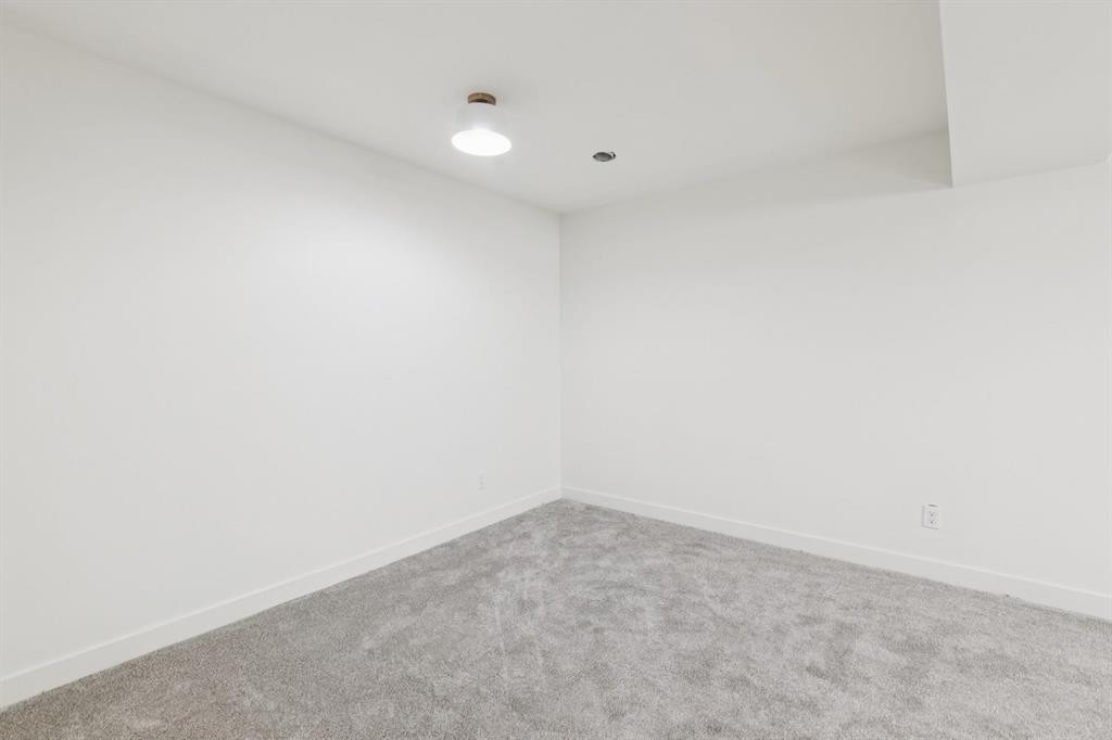 1212 Lake Sylvan Drive Se, Calgary, AB - Indoor Photo Showing Other Room