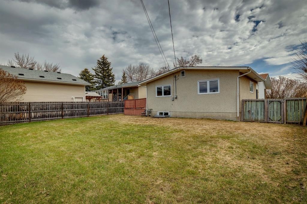 1212 Lake Sylvan Drive Se, Calgary, AB - Outdoor