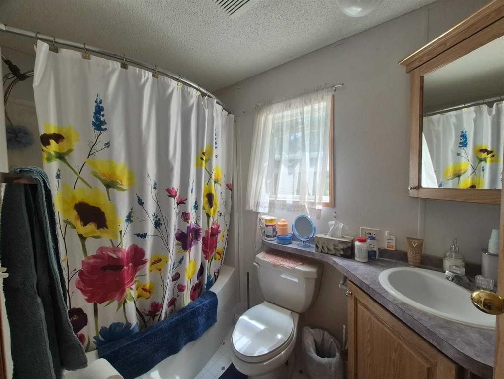 34280 Range Road 41, Rural Mountain View County, AB - Indoor Photo Showing Bathroom