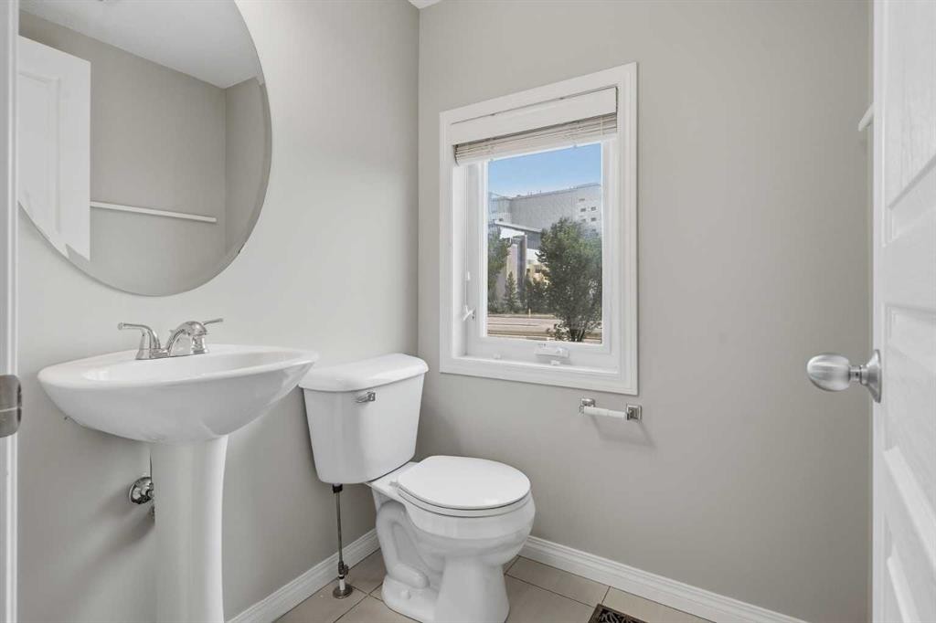 1404 Auburn Bay Square, Calgary, AB - Indoor Photo Showing Bathroom