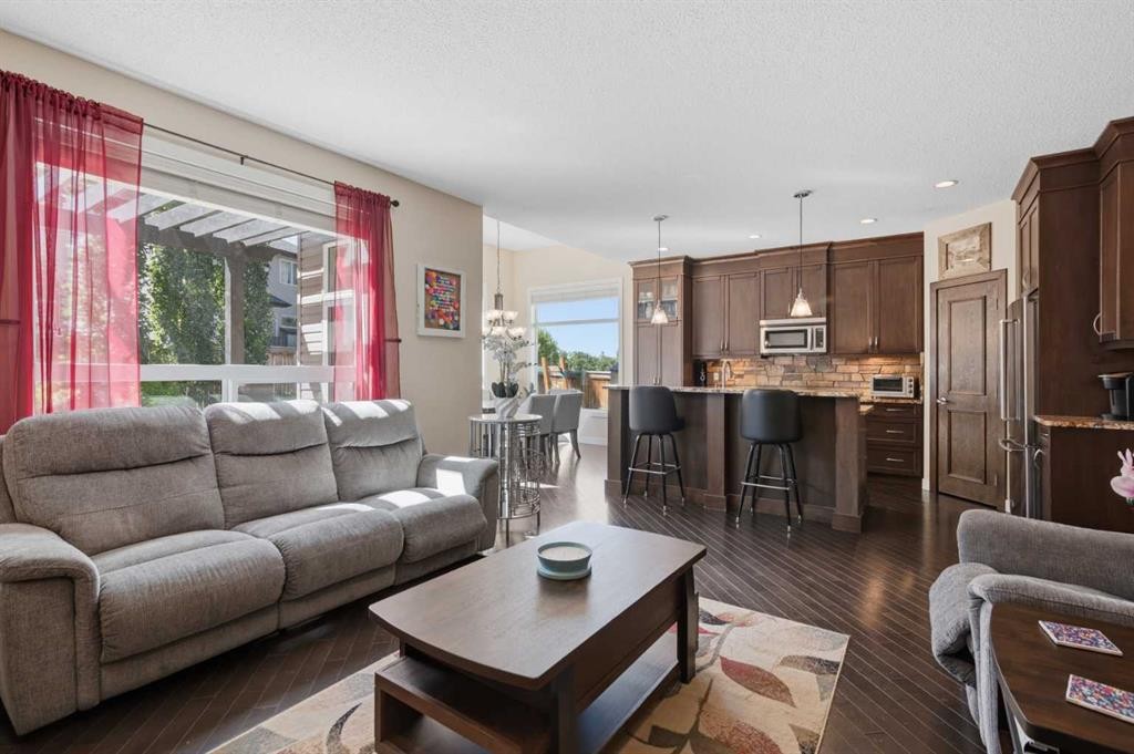 82 Brightonwoods Green Se, Calgary, AB - Indoor Photo Showing Living Room