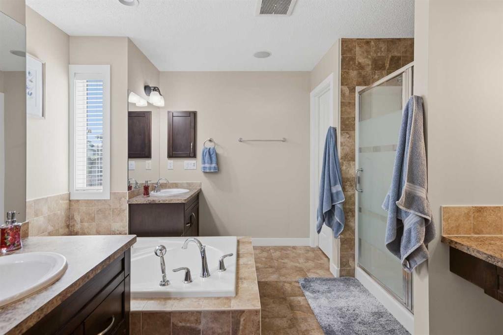 82 Brightonwoods Green Se, Calgary, AB - Indoor Photo Showing Bathroom