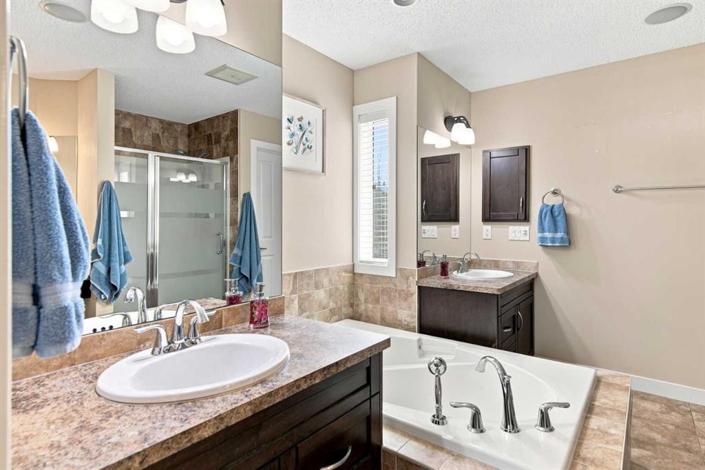 82 Brightonwoods Green Se, Calgary, AB - Indoor Photo Showing Bathroom