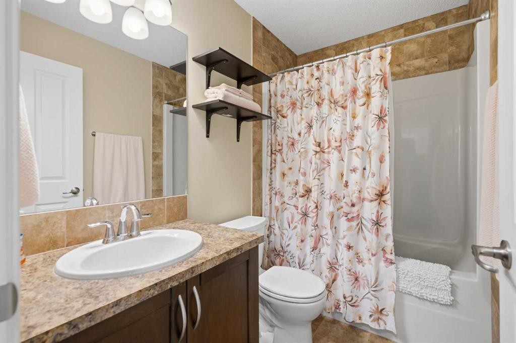 82 Brightonwoods Green Se, Calgary, AB - Indoor Photo Showing Bathroom