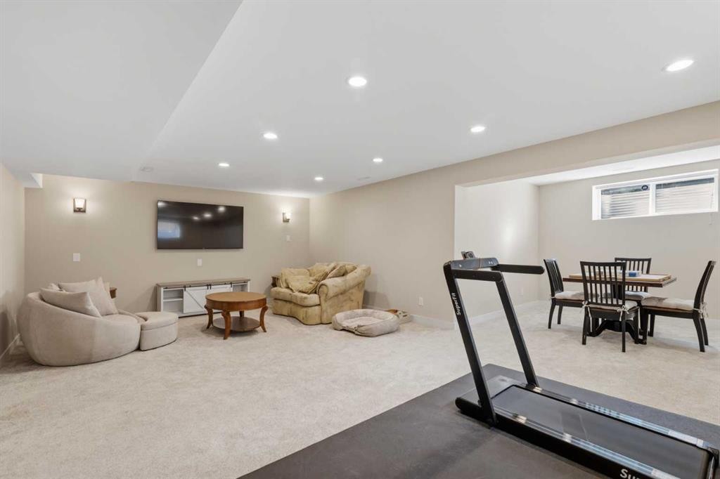 82 Brightonwoods Green Se, Calgary, AB - Indoor