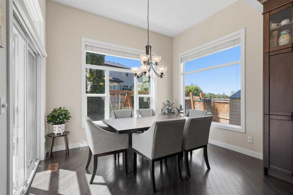 82 Brightonwoods Green Se, Calgary, AB - Indoor Photo Showing Dining Room