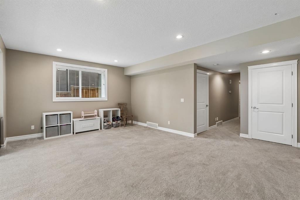 46 Aspenshire Place Sw, Calgary, AB - Indoor