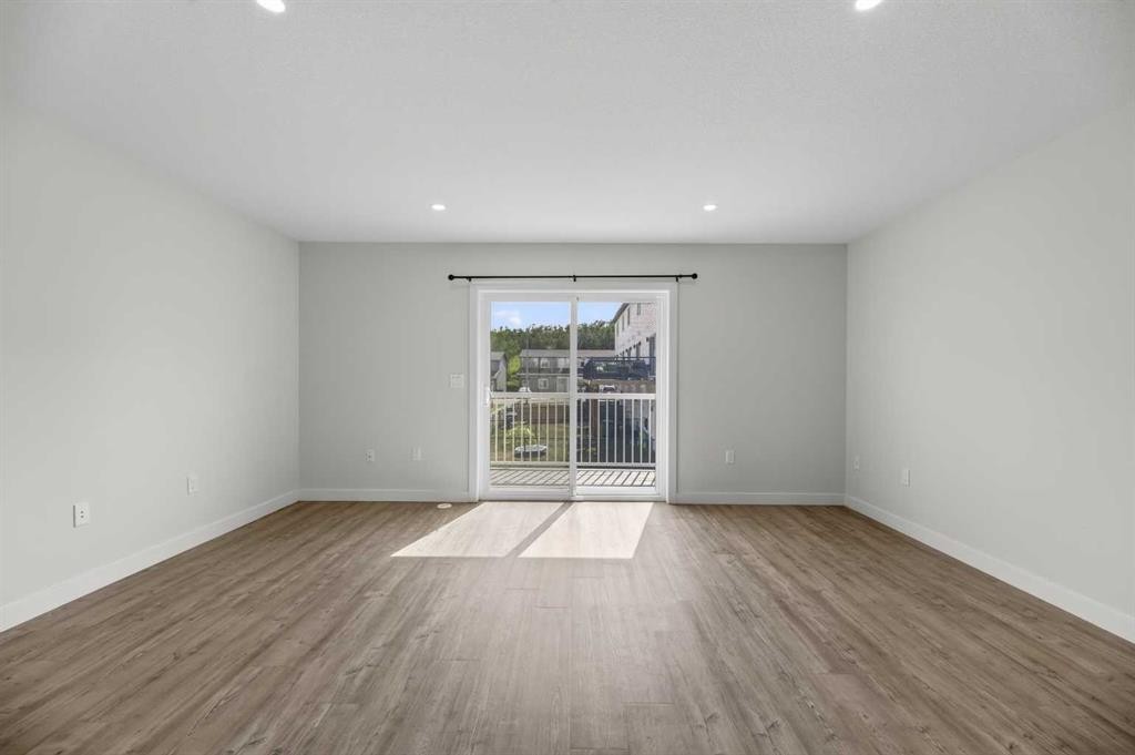 3 Park Lane, Didsbury, AB - Indoor Photo Showing Other Room