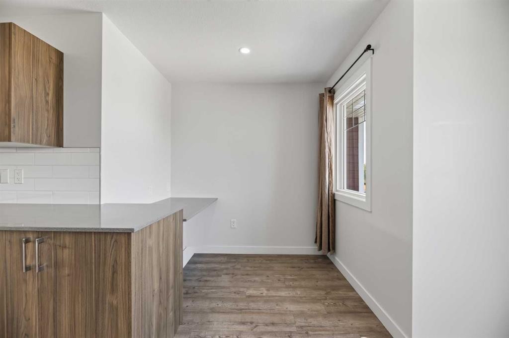 3 Park Lane, Didsbury, AB - Indoor Photo Showing Other Room