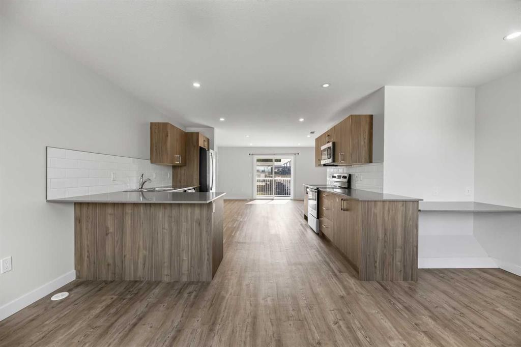 3 Park Lane, Didsbury, AB - Indoor Photo Showing Kitchen