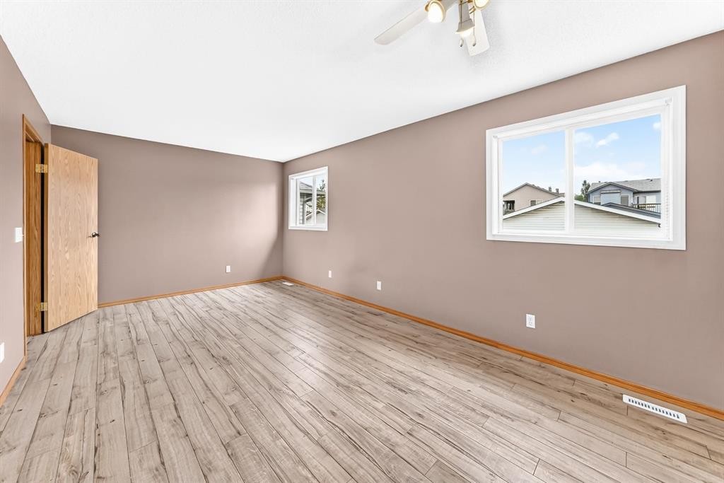 15 Coventry Link Ne, Calgary, AB