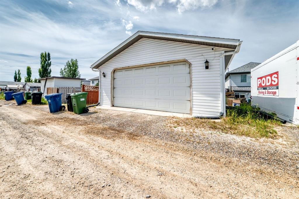 15 Coventry Link Ne, Calgary, AB