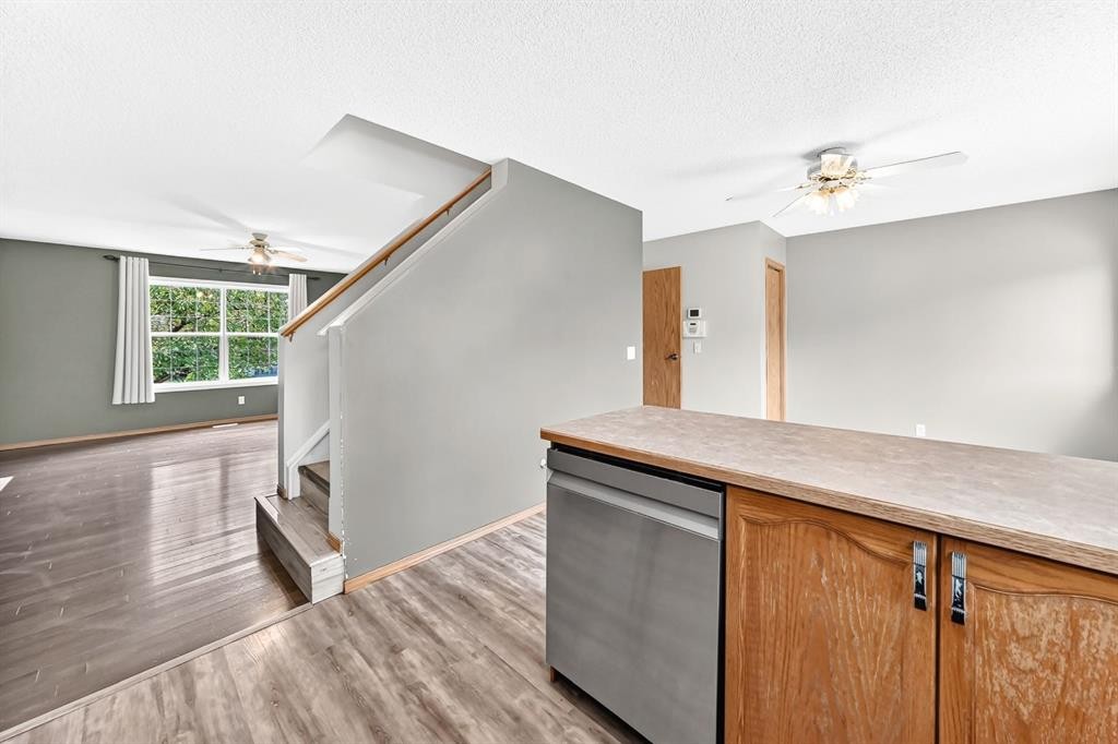 15 Coventry Link Ne, Calgary, AB
