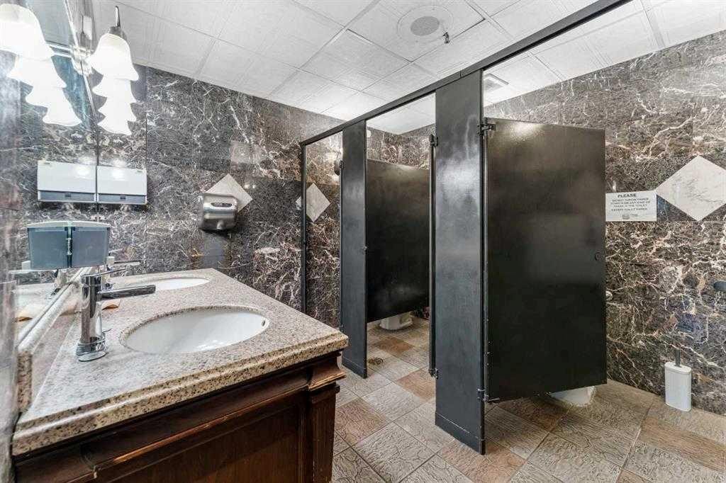 4014 Macleod Trail South, Calgary, AB