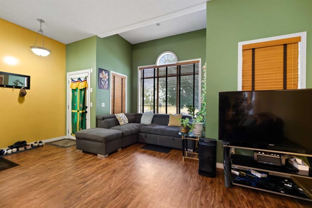 5036 Martin Crossing Drive Ne, Calgary, AB - Indoor