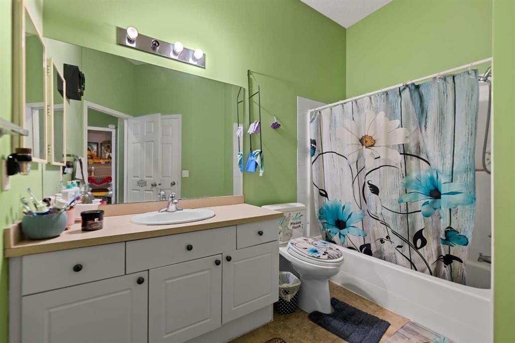 5036 Martin Crossing Drive Ne, Calgary, AB - Indoor Photo Showing Bathroom