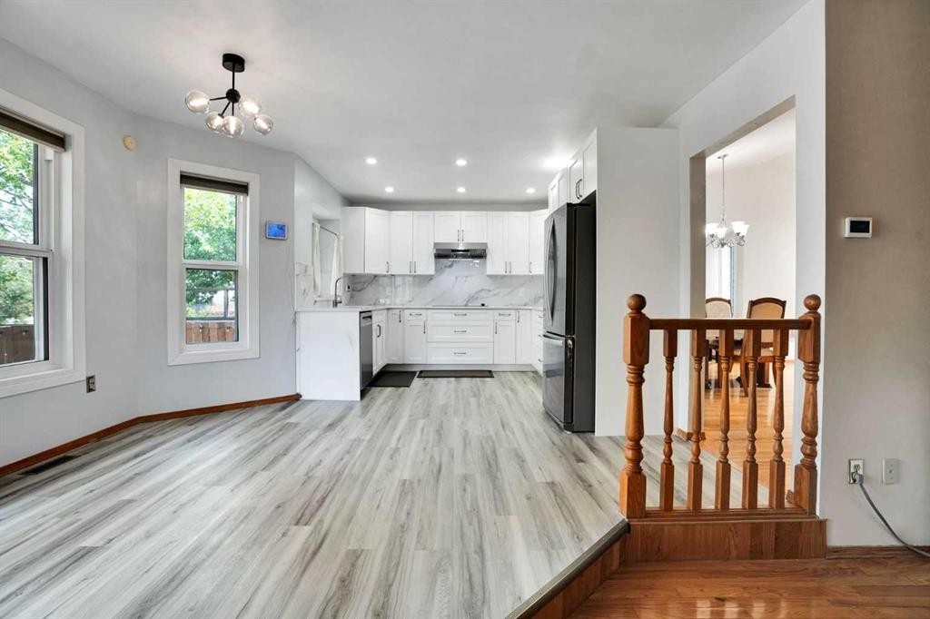 16 Sun Harbour Crescent Se, Calgary, AB - Indoor