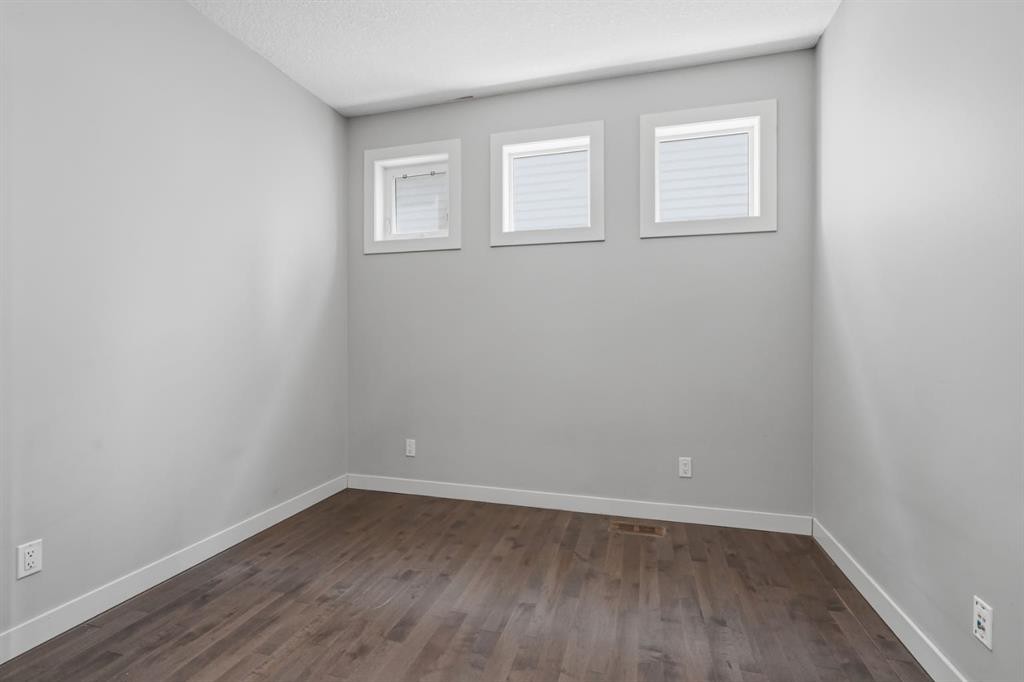 7 Copperleaf Terrace Se, Calgary, AB - Indoor Photo Showing Other Room
