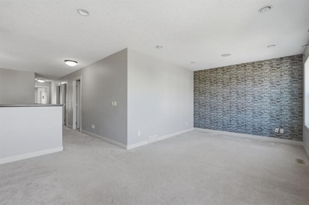 7 Copperleaf Terrace Se, Calgary, AB - Indoor Photo Showing Other Room