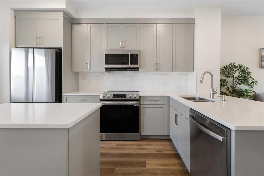 251 Lucas Boulevard Nw, Calgary, AB - Indoor Photo Showing Kitchen With Double Sink With Upgraded Kitchen
