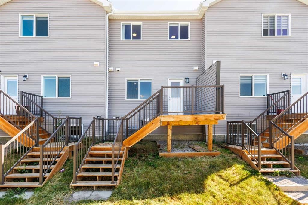 251 Lucas Boulevard Nw, Calgary, AB - Outdoor With Exterior