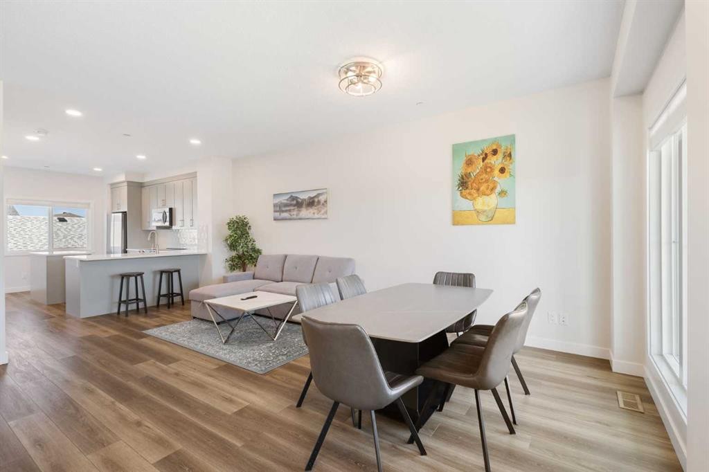 251 Lucas Boulevard Nw, Calgary, AB - Indoor