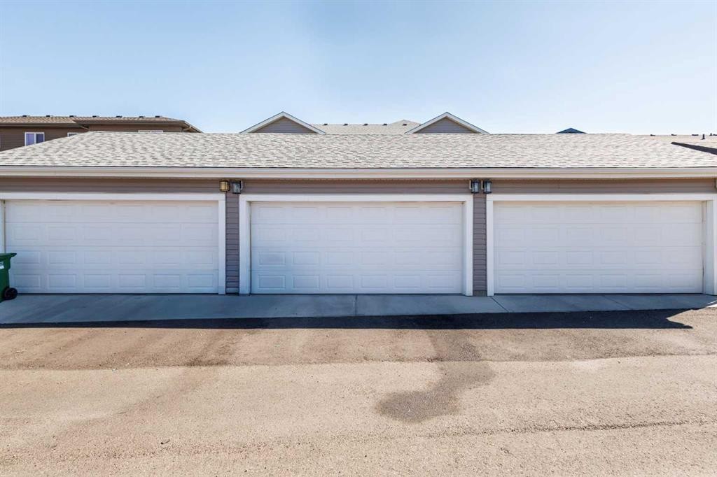 251 Lucas Boulevard Nw, Calgary, AB - Outdoor