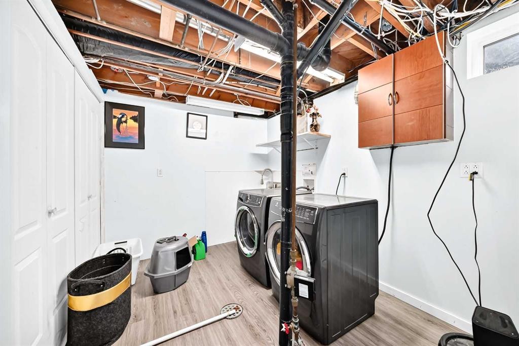 1376 Lake Sylvan Drive Se, Calgary, AB - Indoor Photo Showing Basement
