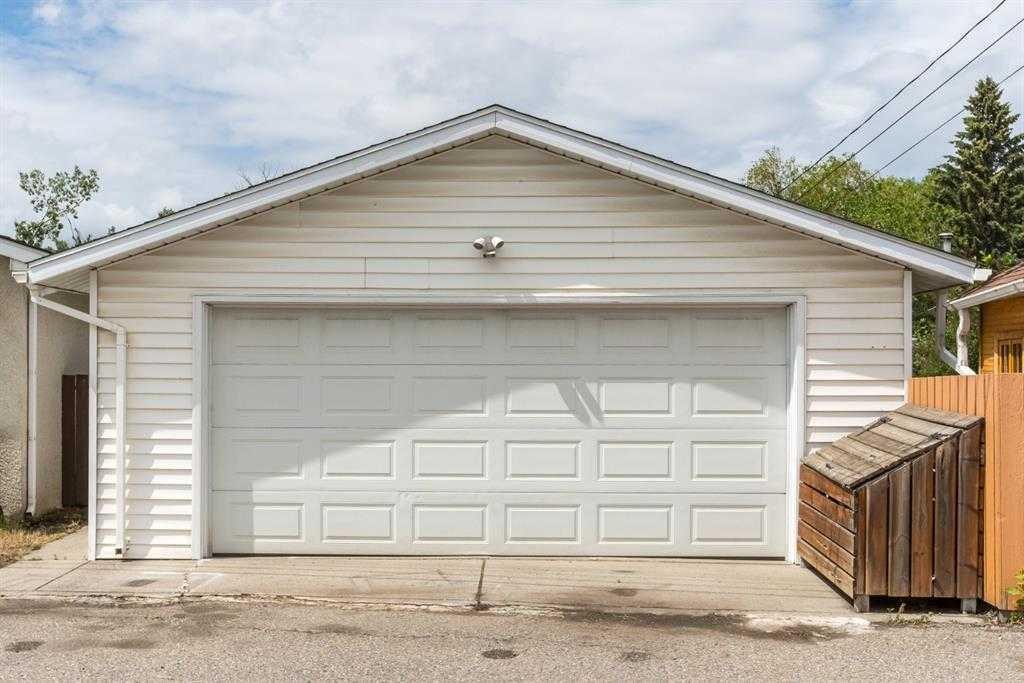 1376 Lake Sylvan Drive Se, Calgary, AB - Outdoor With Exterior