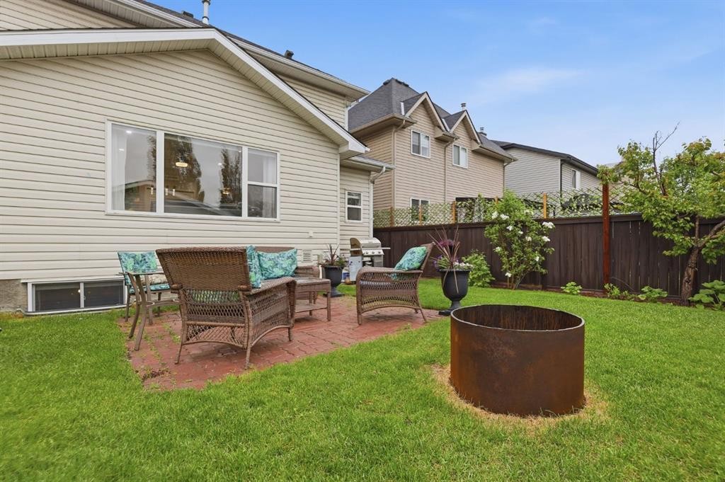 450 Elgin Way Se, Calgary, AB - Outdoor With Exterior