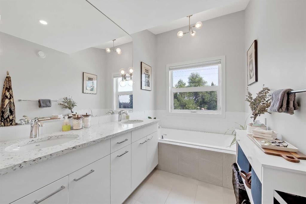 2-1936 25A Street Sw, Calgary, AB - Indoor Photo Showing Bathroom
