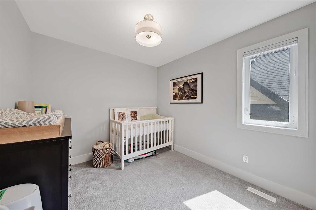 2-1936 25A Street Sw, Calgary, AB - Indoor Photo Showing Bedroom