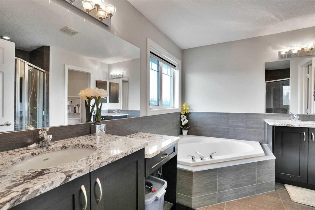 126 Panatella Crescent Nw, Calgary, AB - Indoor Photo Showing Bathroom
