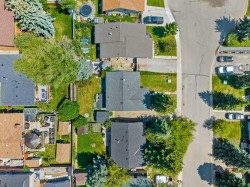 125 Carr Place Okotoks, AB T1S 1E2