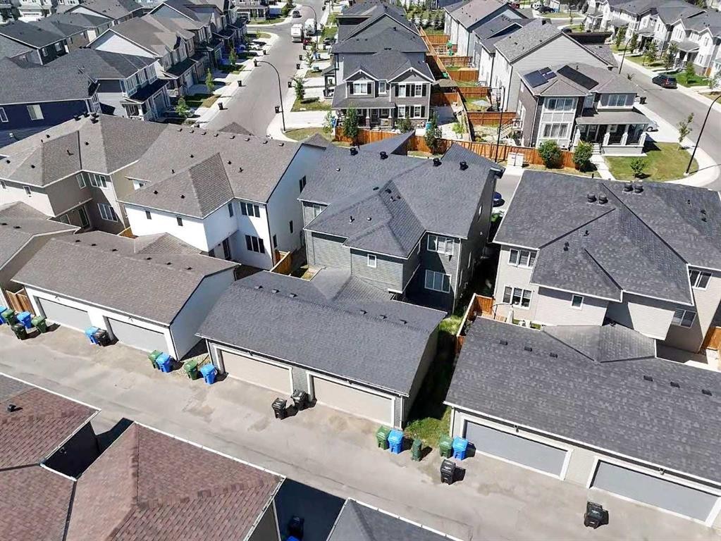 199 Carringham Road Nw, Calgary, AB - Outdoor