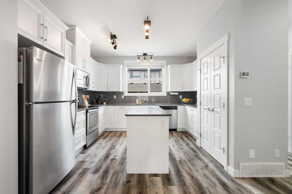 56 Skyview Circle Ne, Calgary, AB - Indoor Photo Showing Kitchen With Stainless Steel Kitchen