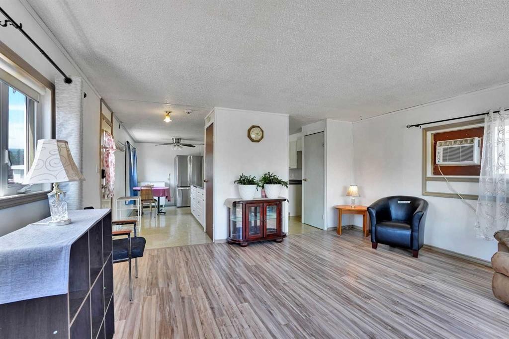 903 Briar Crescent, Strathmore, AB - Indoor