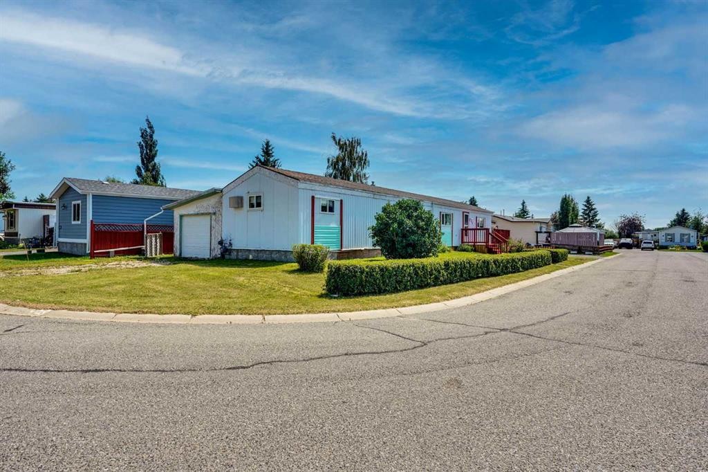 903 Briar Crescent, Strathmore, AB - Outdoor