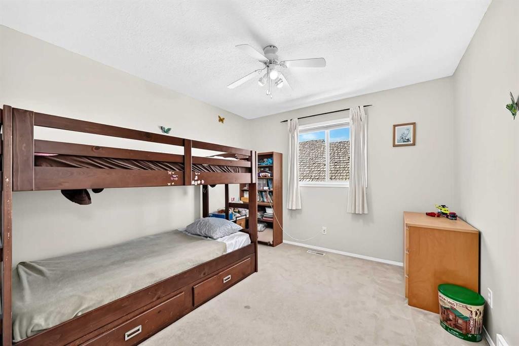 60 Harvest Park Way, Calgary, AB - Indoor Photo Showing Bedroom
