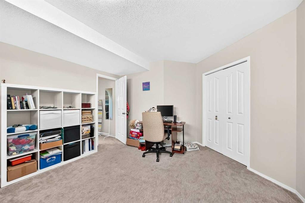 60 Harvest Park Way, Calgary, AB - Indoor