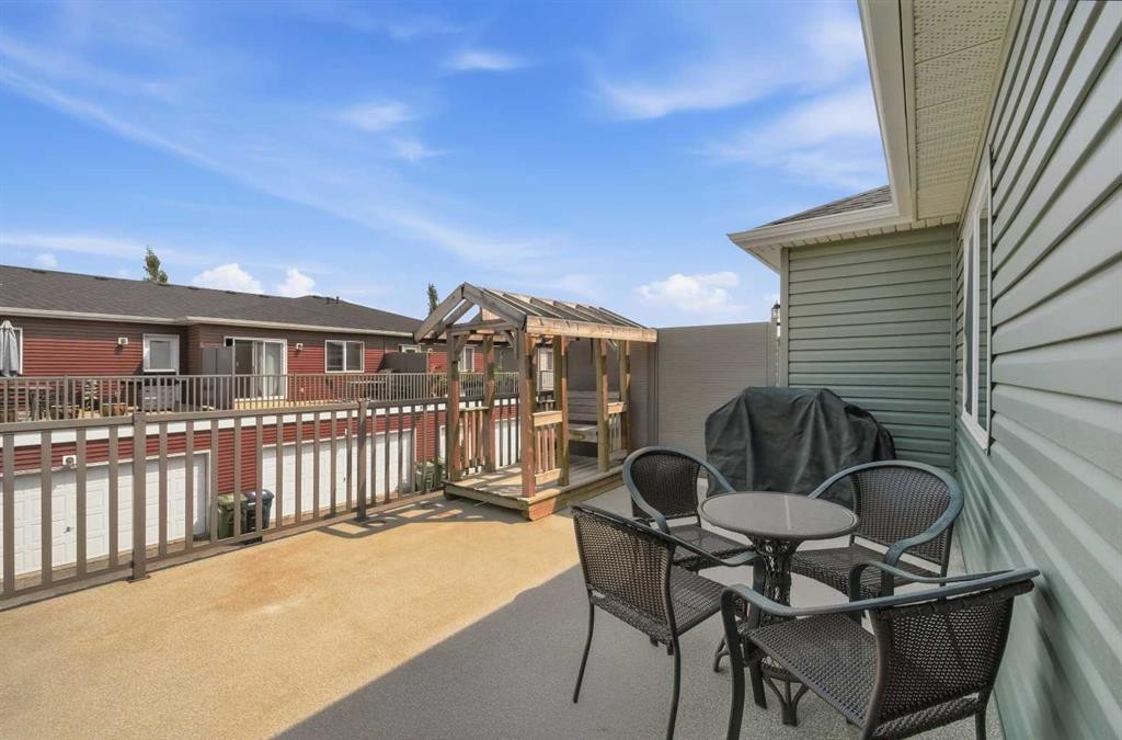 14 Windford Crescent Sw, Airdrie, AB - Outdoor With Deck Patio Veranda With Exterior