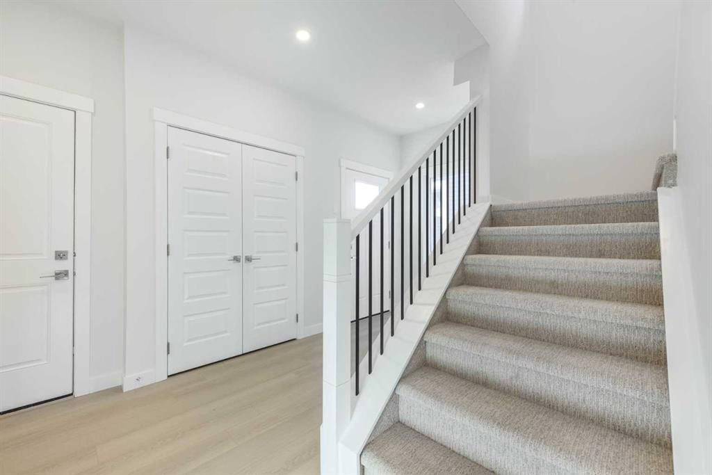 126 Sandpiper Bend, Chestermere, AB - Indoor Photo Showing Other Room