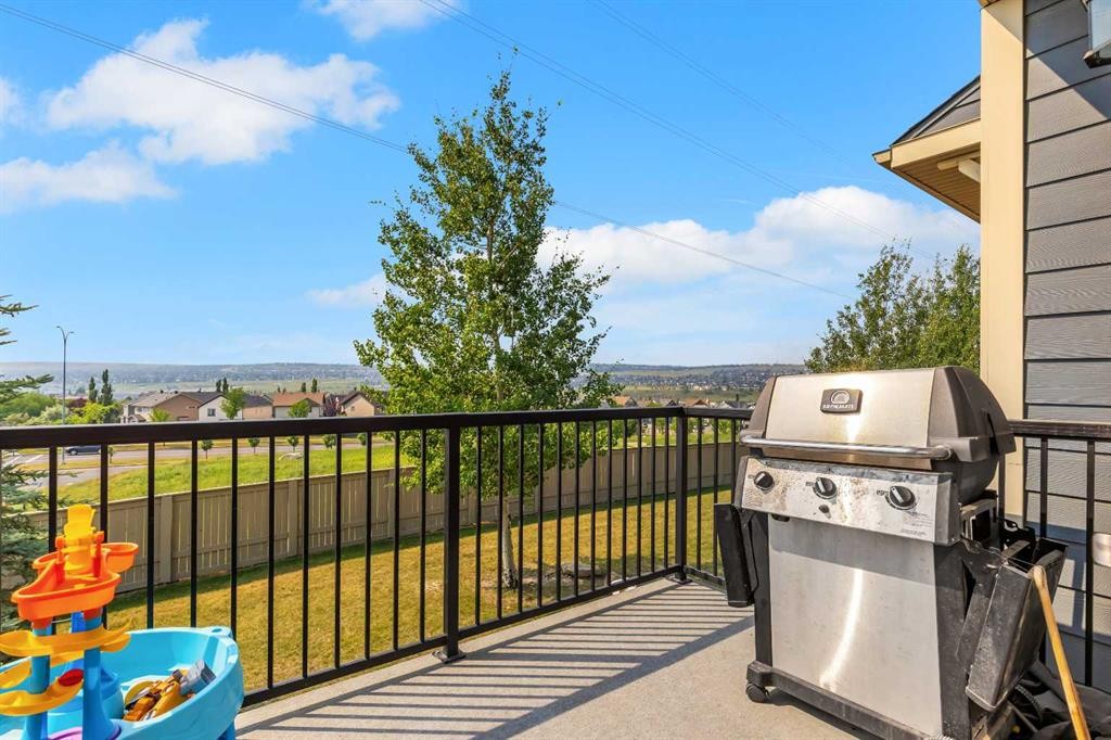 79 Evansview Gardens Nw, Calgary, AB - Outdoor With Exterior