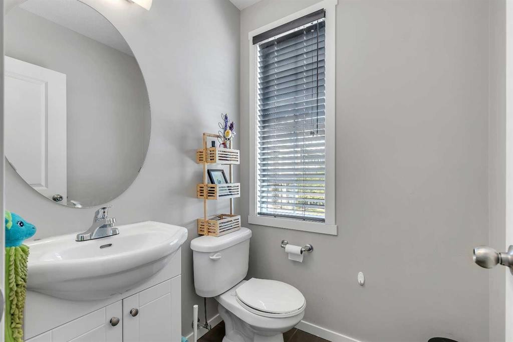 79 Evansview Gardens Nw, Calgary, AB - Indoor Photo Showing Bathroom