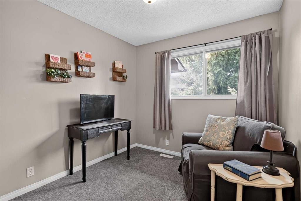 45-380 Bermuda Drive Nw, Calgary, AB - Indoor